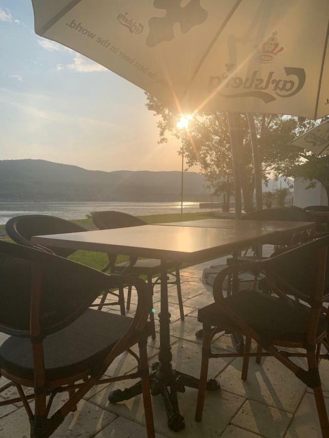 Riviera By Queens Hotel And Resort Gura Văii Dış mekan fotoğraf